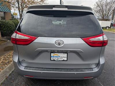 2017 Toyota Sienna XLE 8-Passenger   - Photo 5 - Knoxville, TN 37919