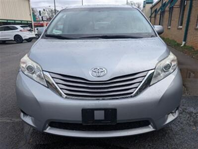 2017 Toyota Sienna XLE 8-Passenger   - Photo 4 - Knoxville, TN 37919