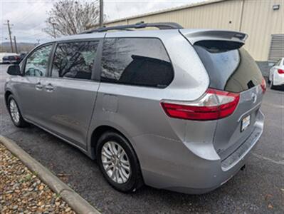2017 Toyota Sienna XLE 8-Passenger   - Photo 3 - Knoxville, TN 37919