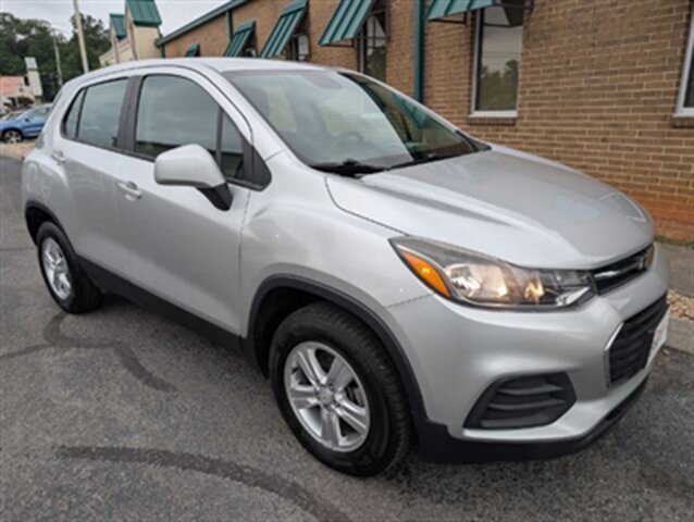 2018 Chevrolet Trax LS - Photo 1 - Knoxville, TN 37919