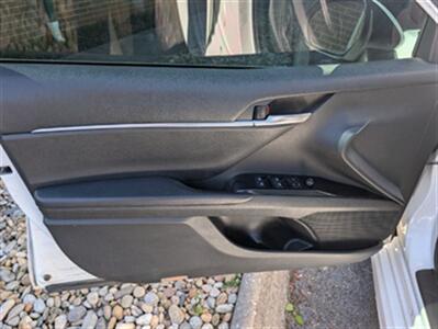 2019 Toyota Camry SE   - Photo 6 - Knoxville, TN 37919