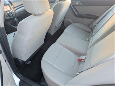 2013 Kia Forte EX   - Photo 22 - Knoxville, TN 37919