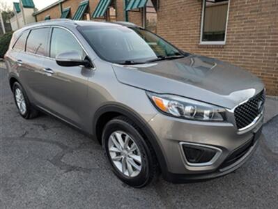 2017 Kia Sorento LX   - Photo 1 - Knoxville, TN 37919