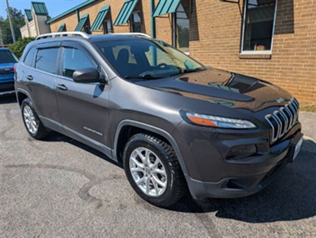 2017 Jeep Cherokee Latitude - Photo 1 - Knoxville, TN 37919
