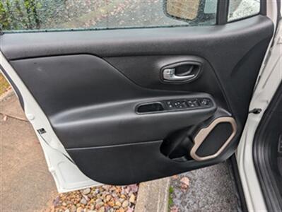 2017 Jeep Renegade Limited   - Photo 7 - Knoxville, TN 37919