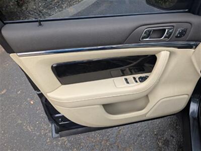 2013 Lincoln MKS   - Photo 7 - Knoxville, TN 37919