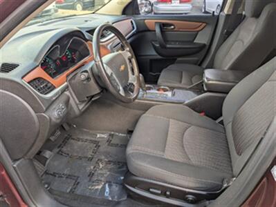 2017 Chevrolet Traverse LT   - Photo 8 - Knoxville, TN 37919