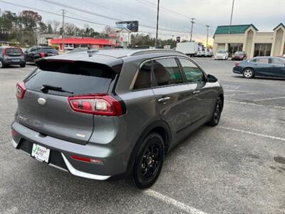 2018 Kia Niro LX   - Photo 5 - Knoxville, TN 37919