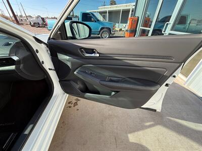 2024 Nissan Altima 2.5 SV - Photo 14 - Safford, AZ 85546