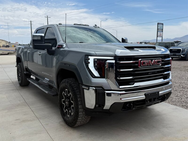 2024 GMC Sierra 4WD Crew Cab Standard Box SLT's photo