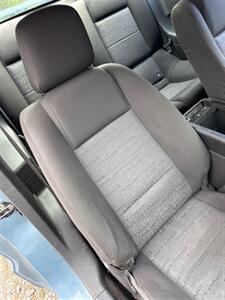 2005 Ford Mustang V6 Deluxe   - Photo 15 - Prichard, AL 36610