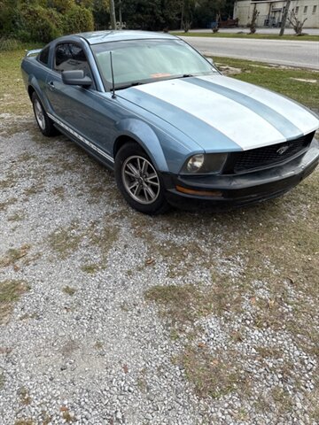 2005 Ford Mustang V6 Deluxe  