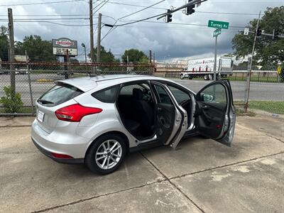 2016 Ford Focus SE   - Photo 9 - Prichard, AL 36610