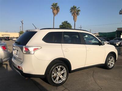 2015 Mitsubishi Outlander SE   - Photo 2 - Ontario, CA 91762