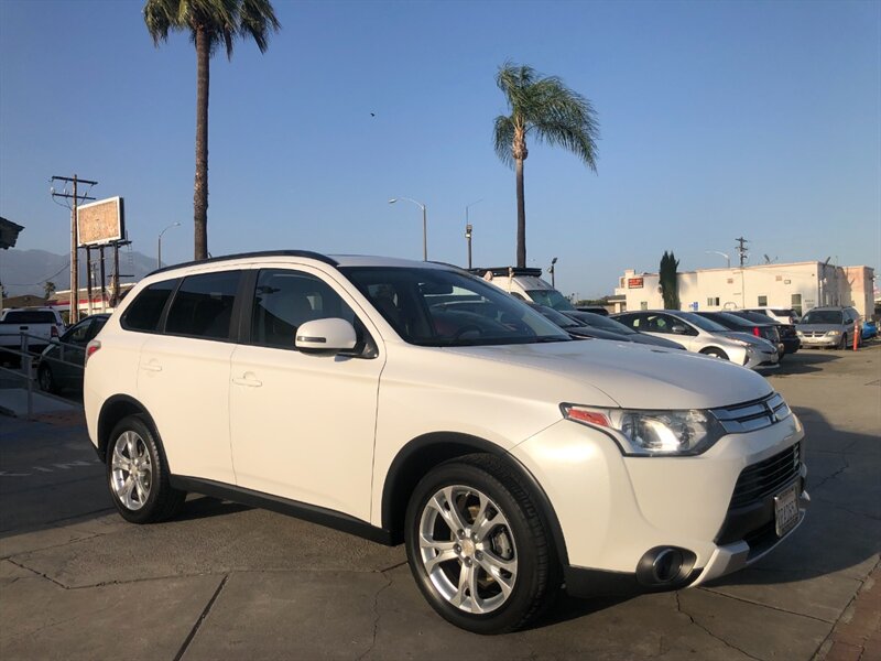 2015 Mitsubishi Outlander SE   - Photo 1 - Ontario, CA 91762
