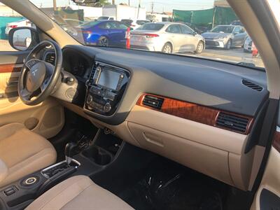 2015 Mitsubishi Outlander SE   - Photo 7 - Ontario, CA 91762