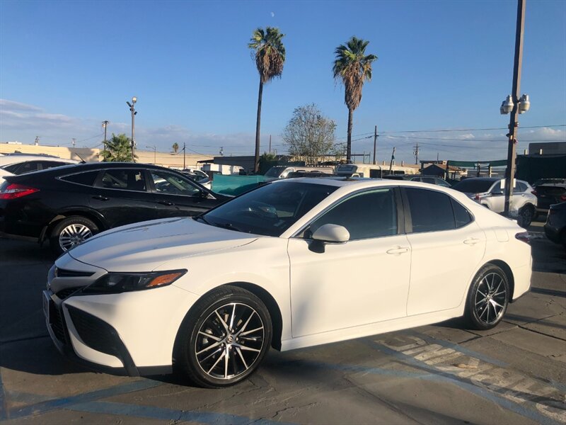 2023 Toyota Camry SE   - Photo 1 - Ontario, CA 91762
