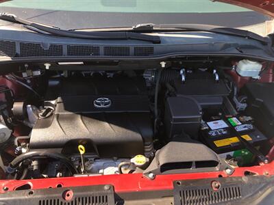 2011 Toyota Sienna Base 7-Passenger - Photo 7 - Ontario, CA 91762