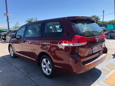 2011 Toyota Sienna Base 7-Passenger - Photo 2 - Ontario, CA 91762