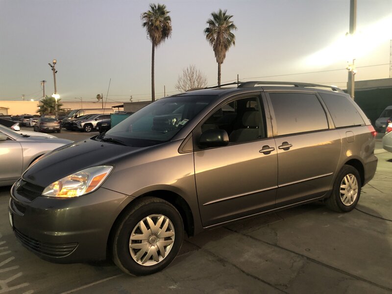 2004 Toyota Sienna CE 7 Passenger  