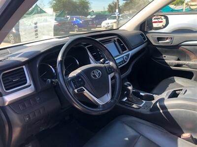 2014 Toyota Highlander XLE   - Photo 6 - Ontario, CA 91762