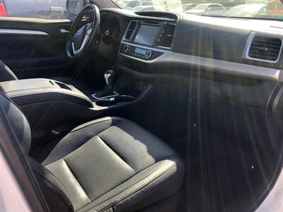 2014 Toyota Highlander XLE   - Photo 7 - Ontario, CA 91762