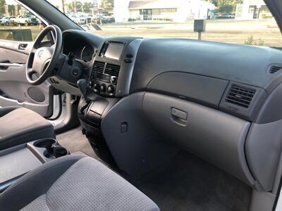 2010 Toyota Sienna LE 7-Passenger  LE - Photo 12 - Ontario, CA 91762