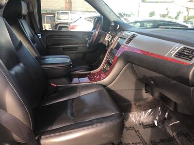 2011 Cadillac Escalade   - Photo 25 - Ontario, CA 91762