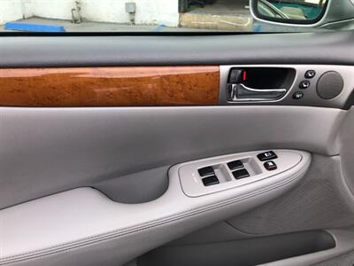 2005 Lexus ES 330   - Photo 11 - Ontario, CA 91762