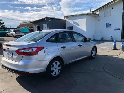 2014 Ford Focus S - Photo 2 - Ontario, CA 91762