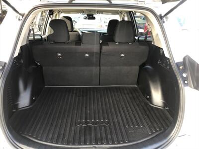 2018 Toyota RAV4 LE - Photo 12 - Ontario, CA 91762