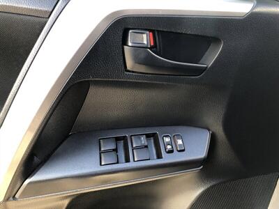 2018 Toyota RAV4 LE - Photo 13 - Ontario, CA 91762