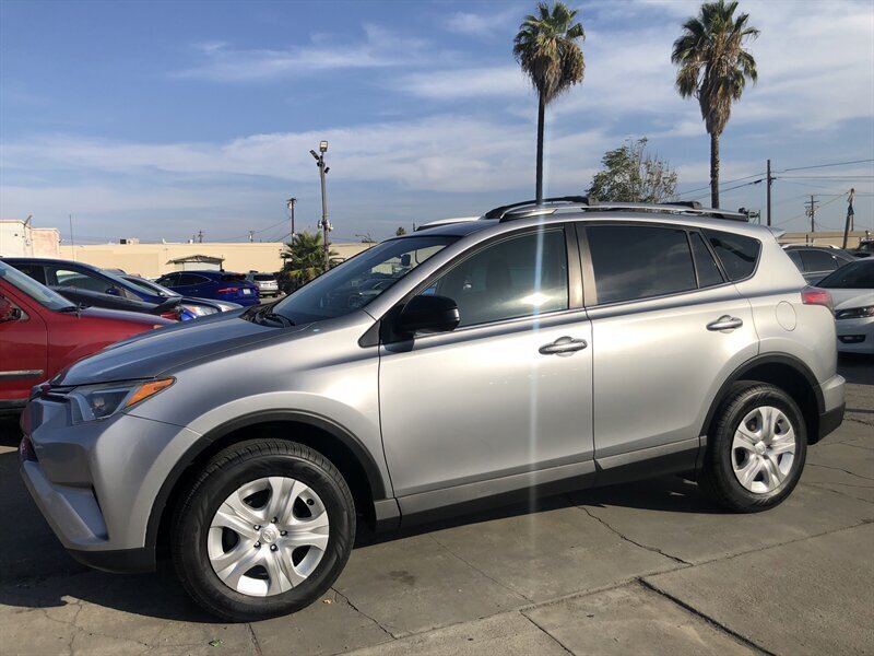 2018 Toyota RAV4 LE  