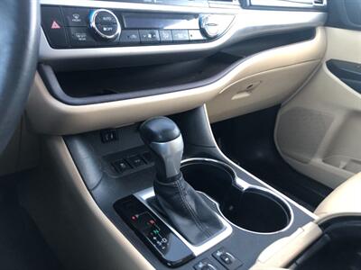 2014 Toyota Highlander XLE - Photo 10 - Ontario, CA 91762