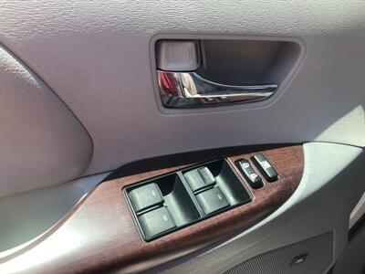 2011 Toyota Sienna XLE 8-Passenger  XLE - Photo 8 - Ontario, CA 91762