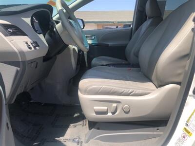 2011 Toyota Sienna XLE 8-Passenger  XLE - Photo 9 - Ontario, CA 91762