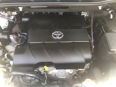 2011 Toyota Sienna XLE 8-Passenger  XLE - Photo 21 - Ontario, CA 91762