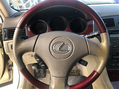 2004 Lexus ES 330   - Photo 8 - Ontario, CA 91762