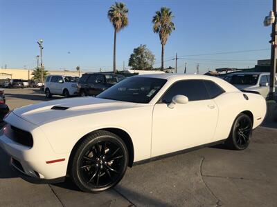 2017 Dodge Challenger SXT Coupe