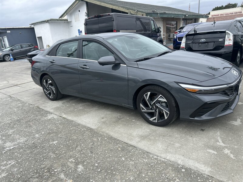 2024 Hyundai ELANTRA Limited   - Photo 1 - Ontario, CA 91762