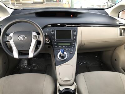2011 Toyota Prius Three   - Photo 8 - Ontario, CA 91762