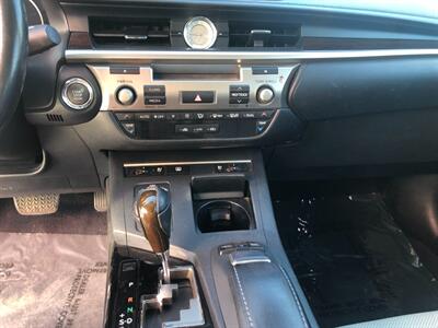 2013 Lexus ES 350   - Photo 11 - Ontario, CA 91762