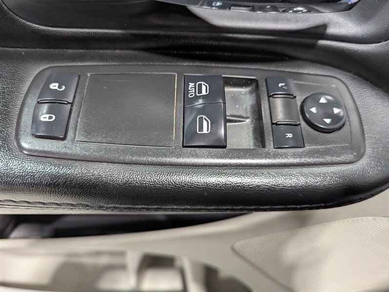 2014 Dodge Grand Caravan SXT   - Photo 9 - Calgary, AB T2B 2Y9