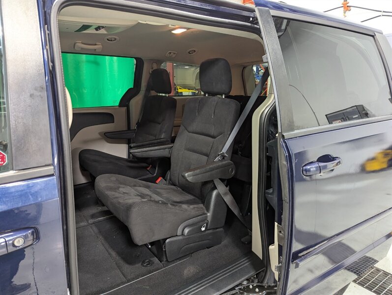 2014 Dodge Grand Caravan SXT   - Photo 25 - Calgary, AB T2B 2Y9