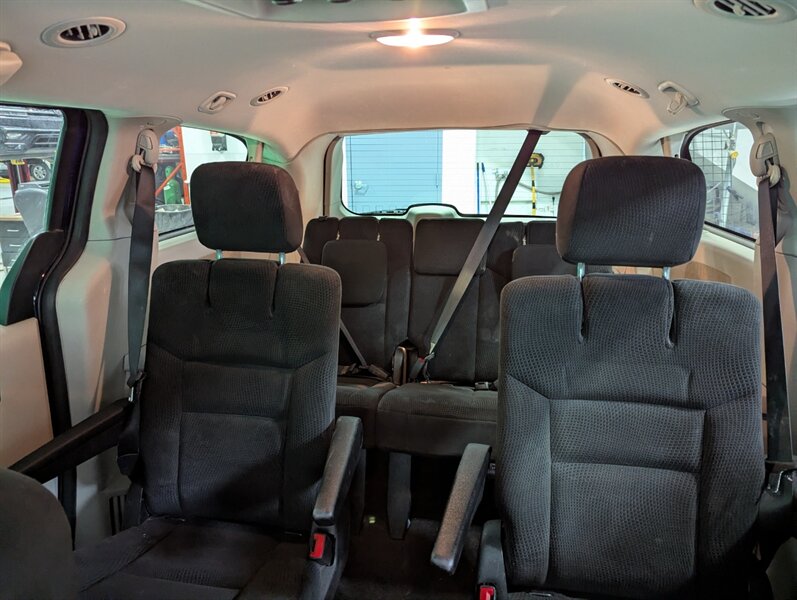 2014 Dodge Grand Caravan SXT   - Photo 24 - Calgary, AB T2B 2Y9