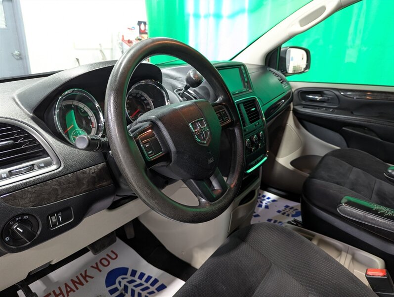 2014 Dodge Grand Caravan SXT   - Photo 11 - Calgary, AB T2B 2Y9