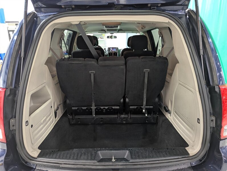 2014 Dodge Grand Caravan SXT   - Photo 31 - Calgary, AB T2B 2Y9