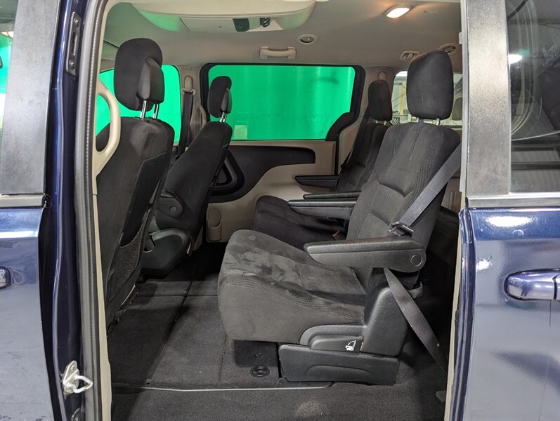 2014 Dodge Grand Caravan SXT   - Photo 26 - Calgary, AB T2B 2Y9
