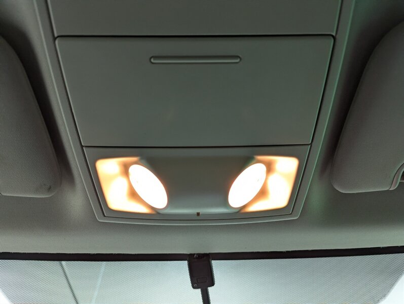 2014 Dodge Grand Caravan SXT   - Photo 23 - Calgary, AB T2B 2Y9