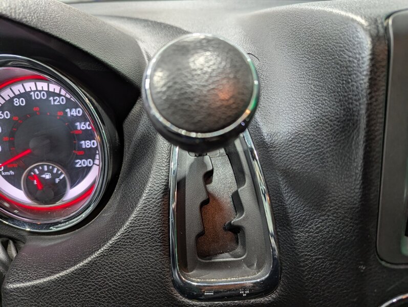 2014 Dodge Grand Caravan SXT   - Photo 18 - Calgary, AB T2B 2Y9